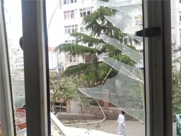 突發(fā)！青島一居民樓發(fā)生爆燃！已造1人死亡，7人受傷！3公里外有震感…